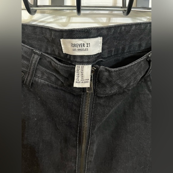 Forever 21 Distressed Black Denim Skirt with Zipper Closure Front — 29 - Picture 8 of 8